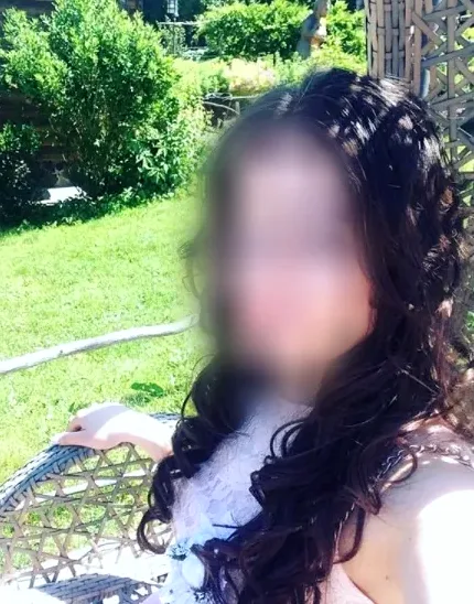 Amira, 36