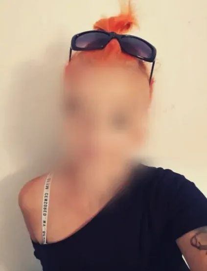 Clara, 35