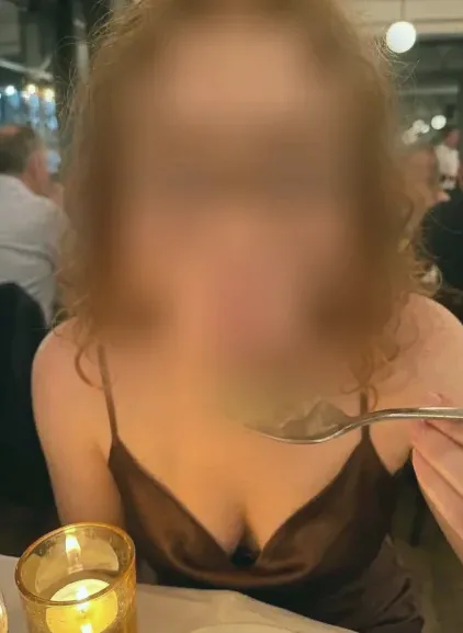Emina, 25