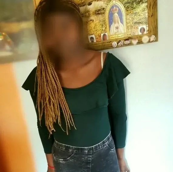 Julie, 36
