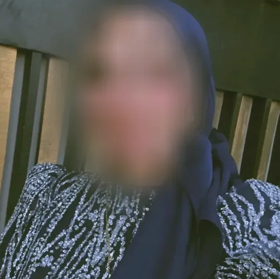Nora, 26