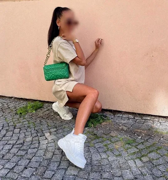 Selma, 30